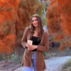 Meet your Posher, Leah